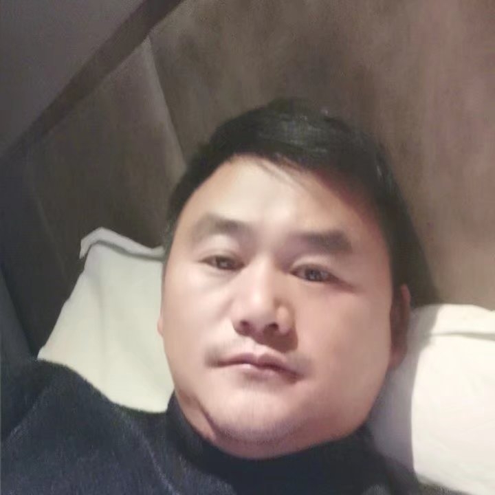 奔跑的第四张照片--滨州相亲服务中心