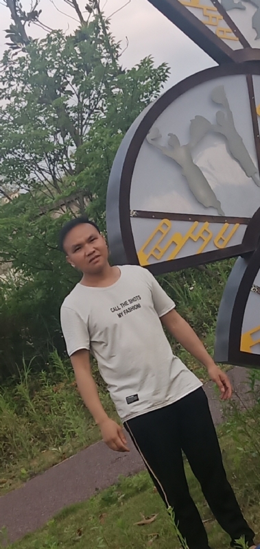 愉快的阳光的第一张照片--滨州相亲服务中心