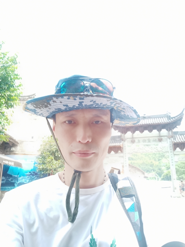 童群海的第一张照片--滨州相亲服务中心