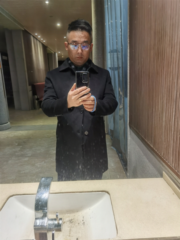 孤独尘埃的第一张照片--滨州相亲服务中心