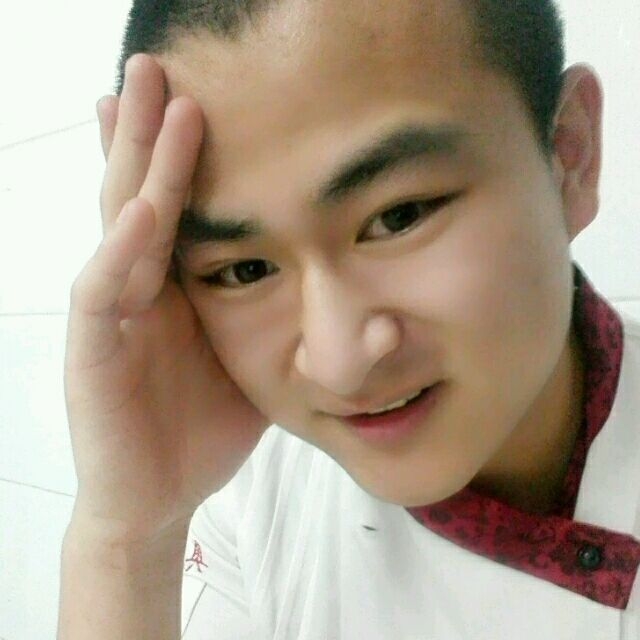 人潮拥挤的第一张照片--滨州相亲服务中心