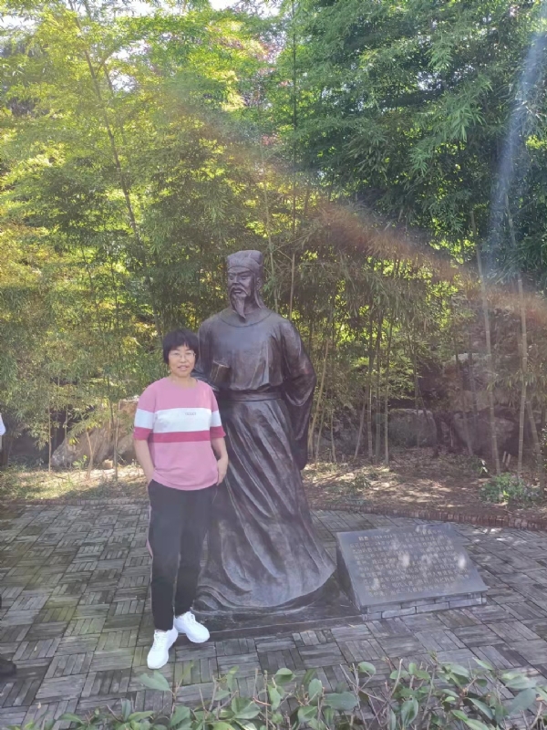 秋天的菊花的第一张照片--滨州相亲服务中心