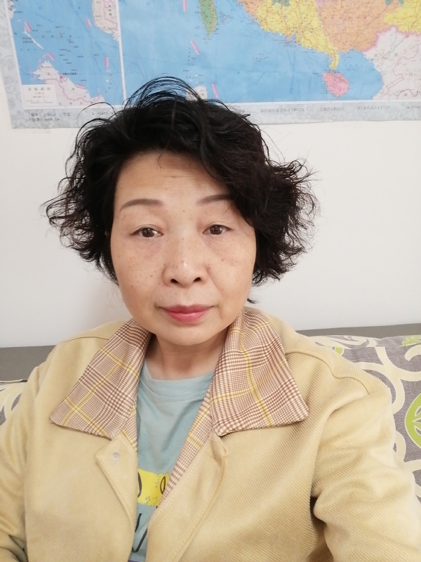 香水百合的第一张照片--滨州相亲服务中心