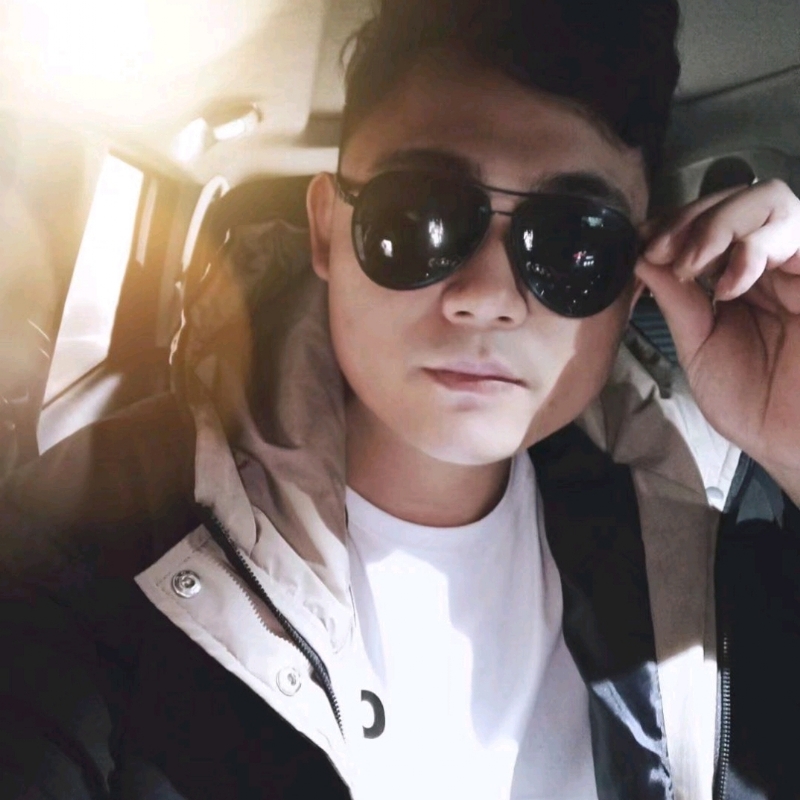 高大威武的第二张照片--滨州相亲服务中心