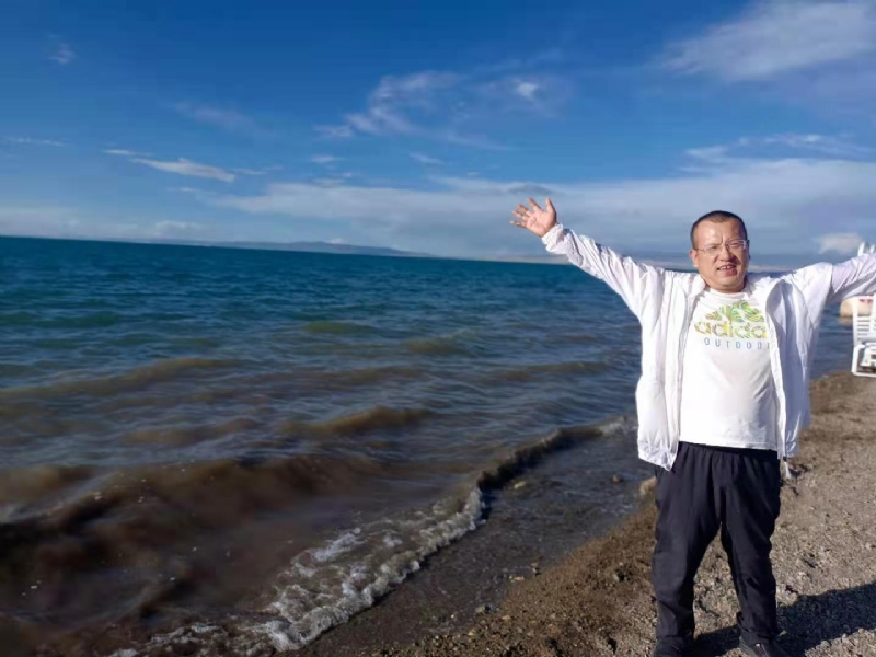 蜜蜂的第一张照片--滨州相亲服务中心