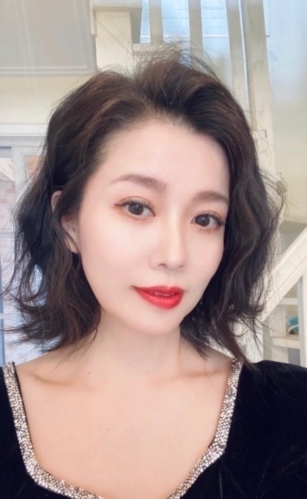 束負的第一张照片--滨州相亲服务中心