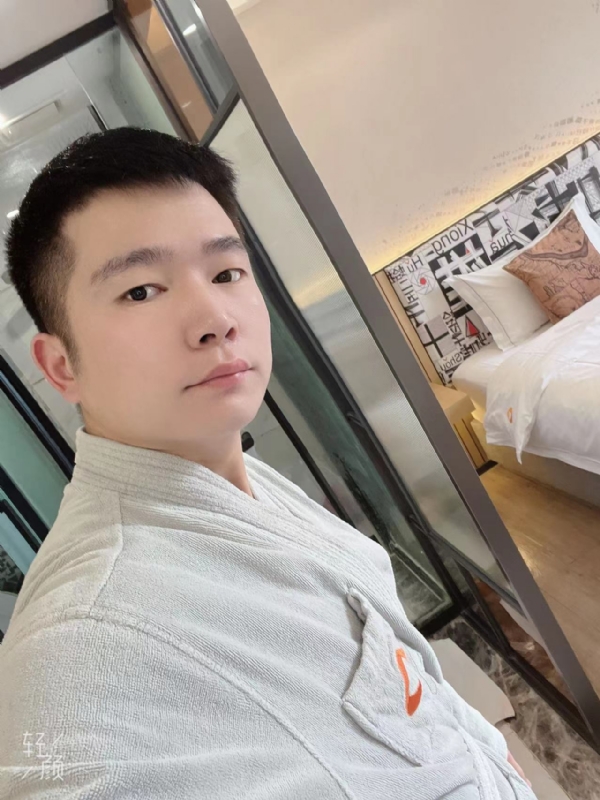 绿帽的第一张照片--滨州相亲服务中心