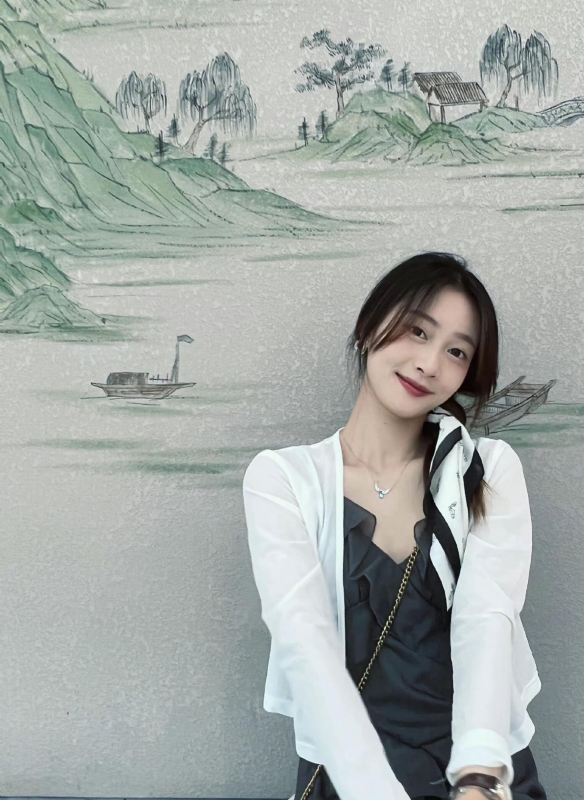 小趴菜的第一张照片--滨州相亲服务中心