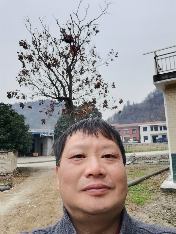 苏众青春冲浪的第一张照片--滨州相亲服务中心