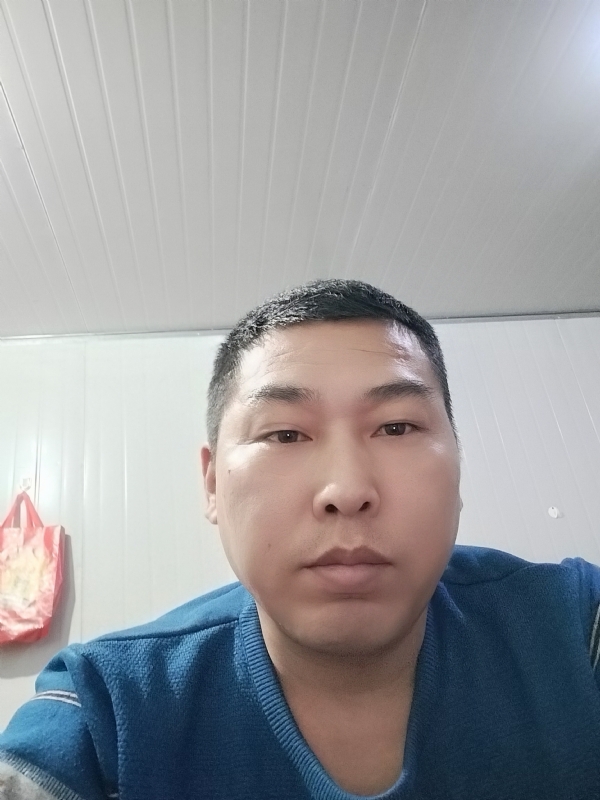 开着拖拉机去兜风的第一张照片--滨州相亲服务中心