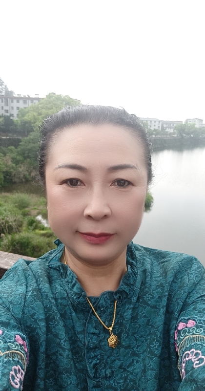 雨中情的第一张照片--滨州相亲服务中心