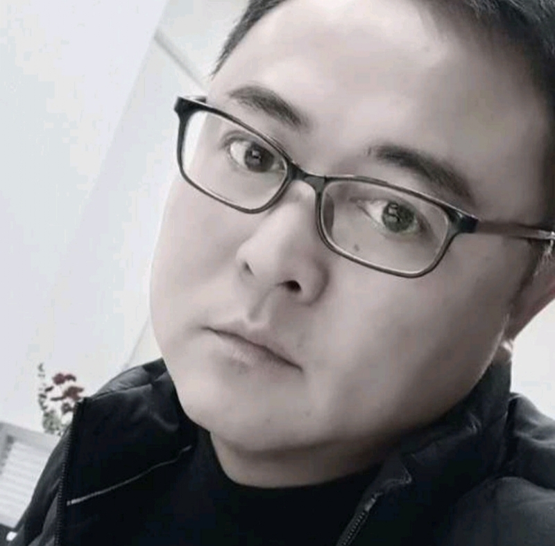 小石头的第二张照片--滨州相亲服务中心