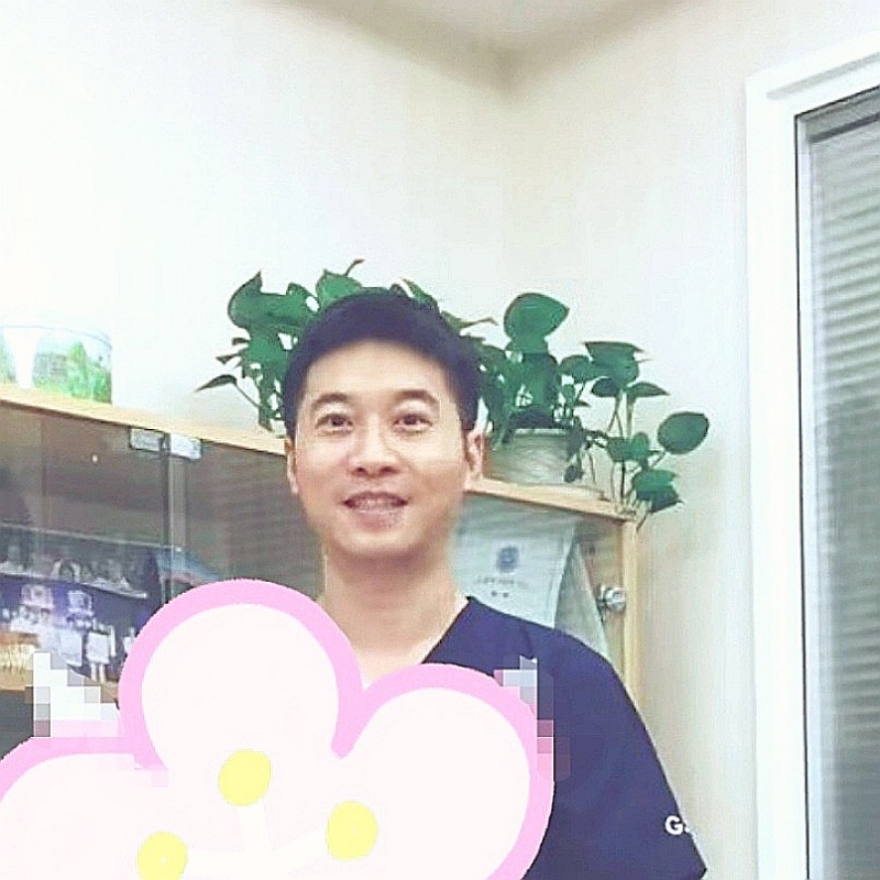 大手牵小手的第二张照片--滨州相亲服务中心