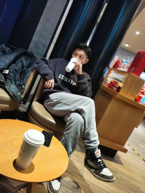 LAZY的第一张照片--滨州相亲服务中心