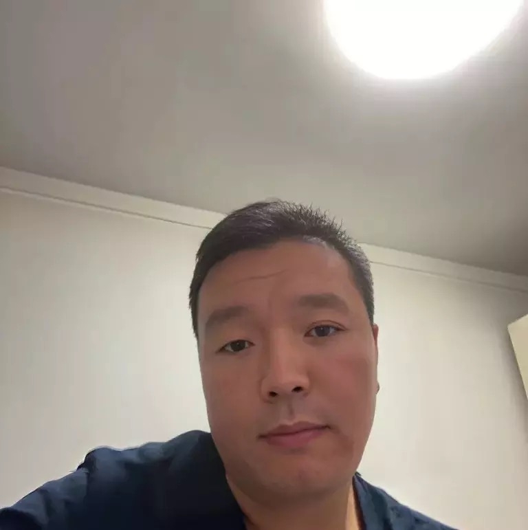 穿唐装的松鼠的第一张照片--滨州相亲服务中心