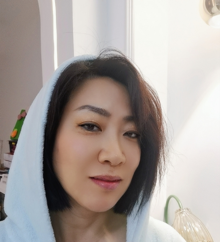 火玫瑰的第一张照片--滨州相亲服务中心