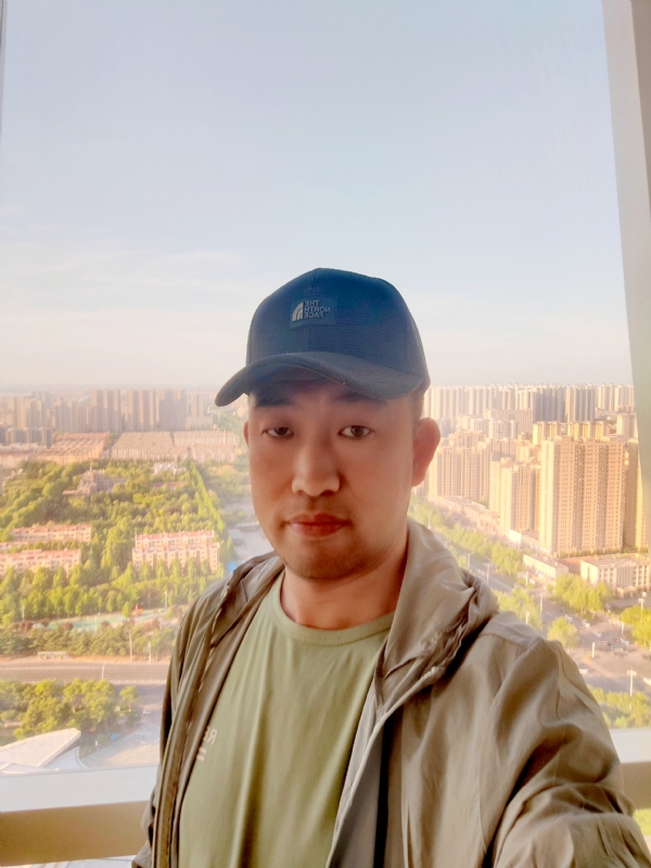 勇攀高峰的第二张照片--滨州相亲服务中心