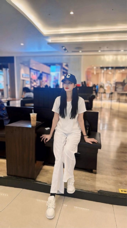 卖火柴的小女孩的第一张照片--滨州相亲服务中心