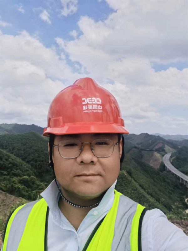 冰城小土匪的第一张照片--滨州相亲服务中心