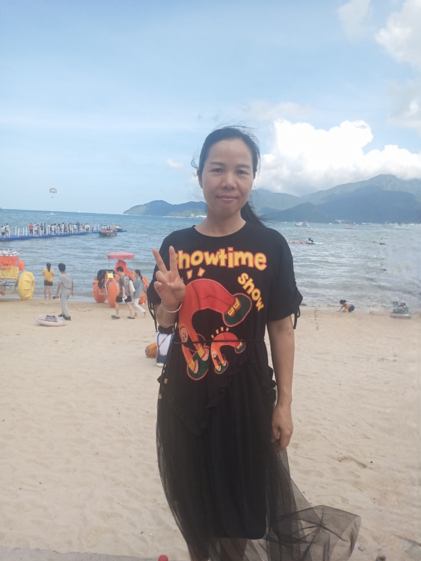 容容的第一张照片--滨州相亲服务中心