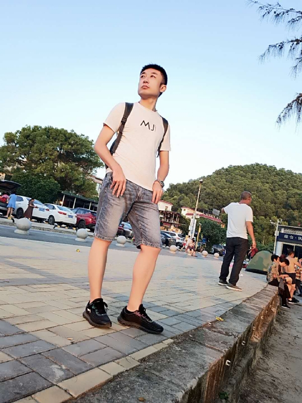 俊皓的第一张照片--滨州相亲服务中心