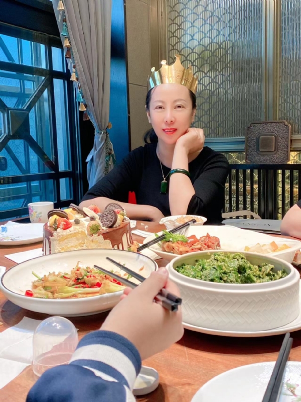 红红的第二张照片--滨州相亲服务中心