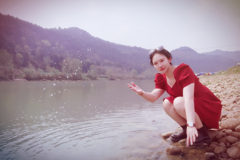 守候阳光的第一张照片--滨州相亲服务中心