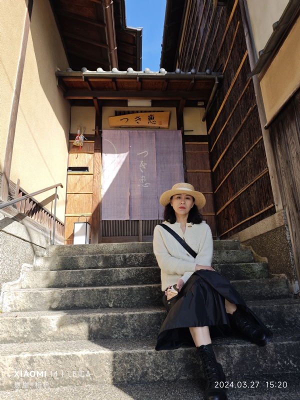 踱着方步的猫小姐的第一张照片--滨州相亲服务中心