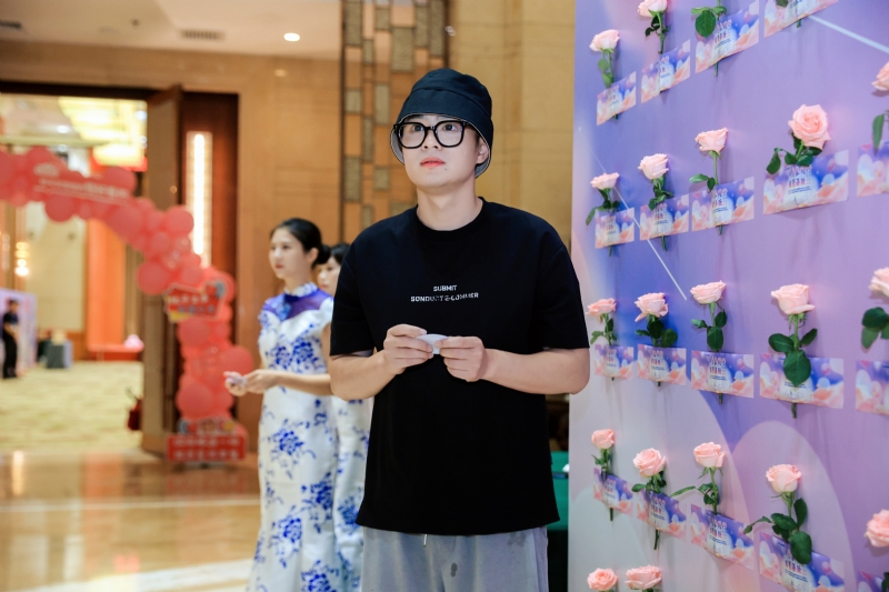 被驯服的象的第一张照片--滨州相亲服务中心