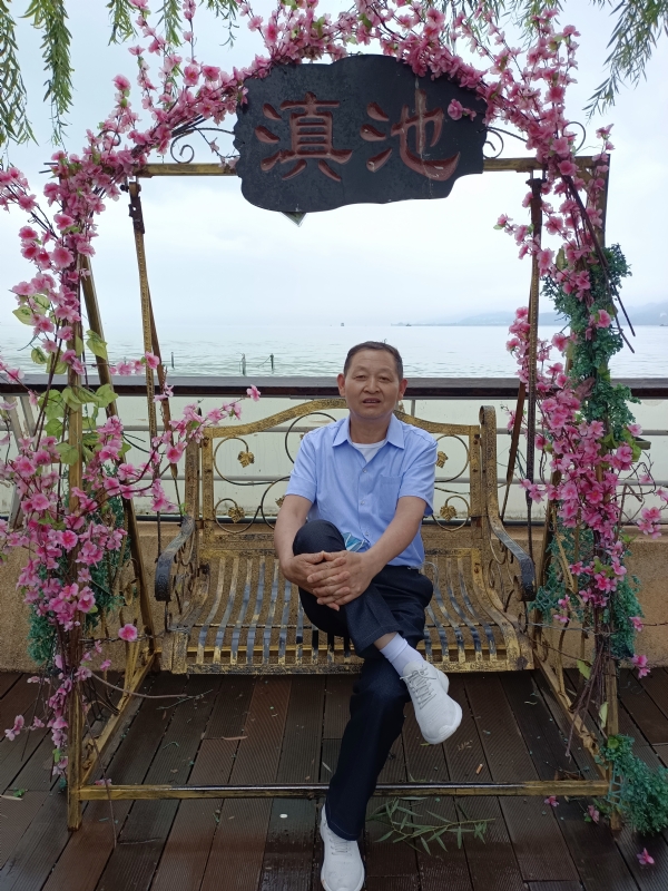 奋斗的第二张照片--滨州相亲服务中心