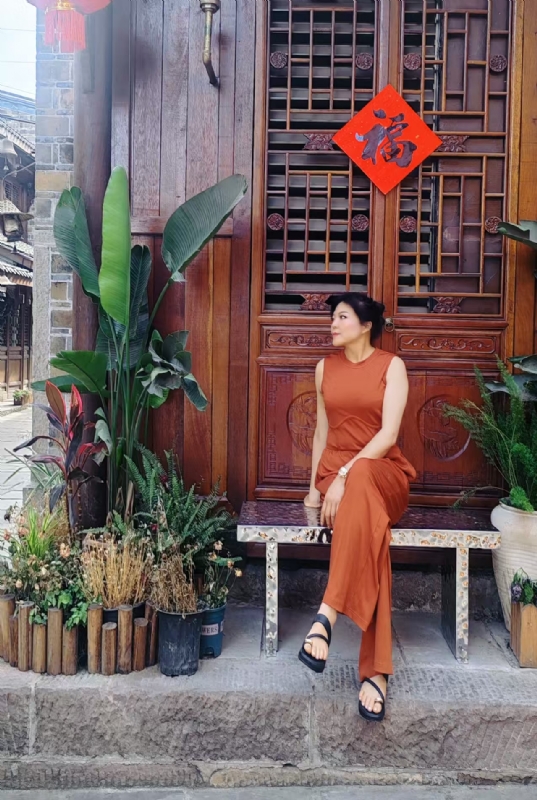 宛霞的第一张照片--滨州相亲服务中心