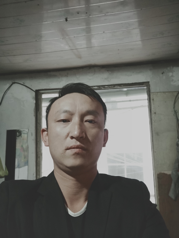 放弃爱你的第一张照片--滨州相亲服务中心