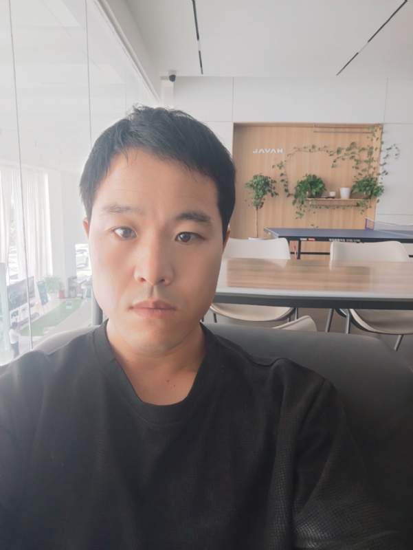 吊挂看风景的第一张照片--滨州相亲服务中心