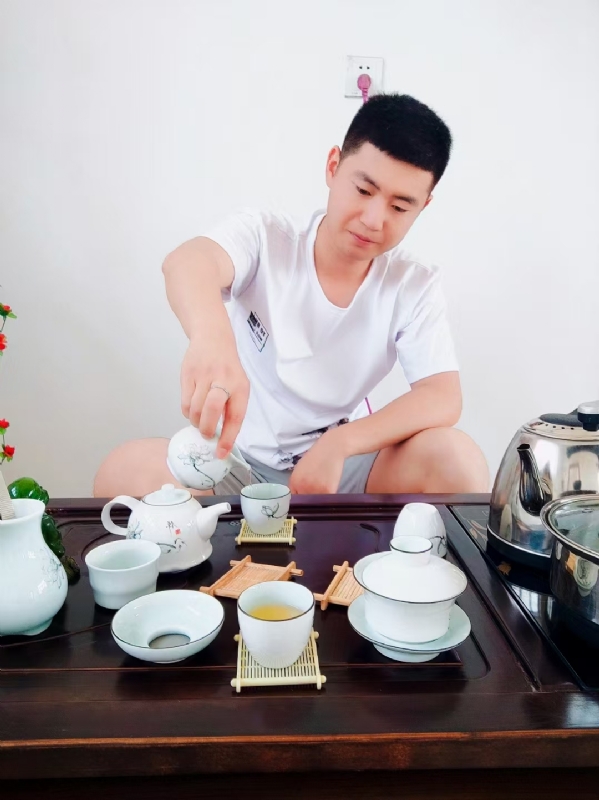 日月的第三张照片--滨州相亲服务中心