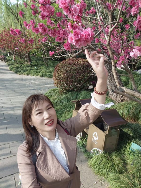 丽娜的第四张照片--滨州相亲服务中心